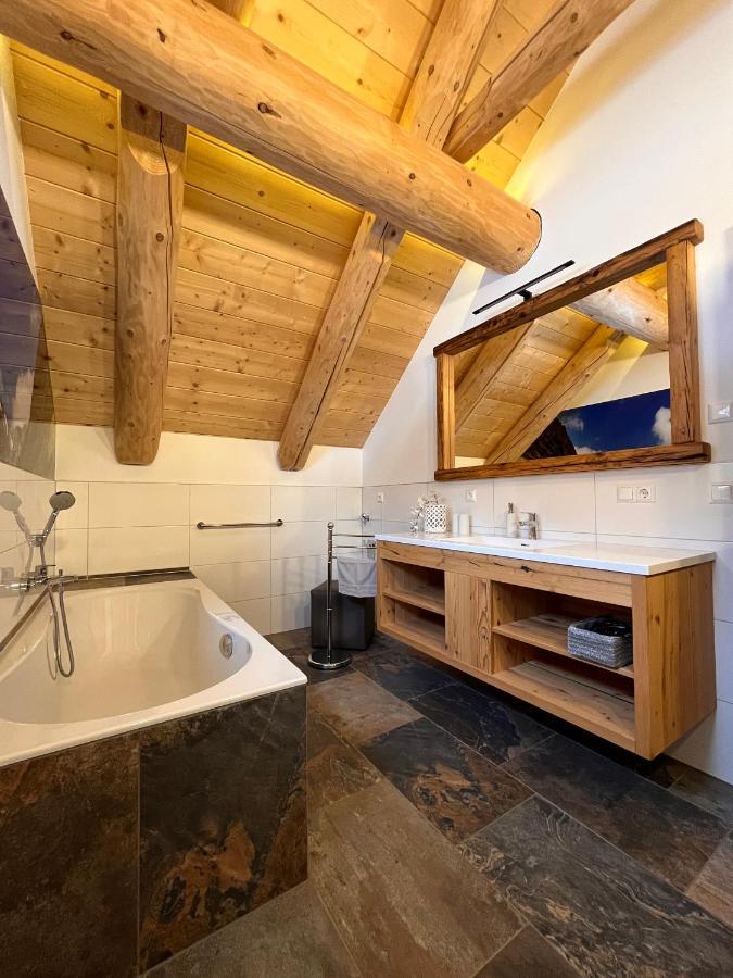 Almzauber Chalets - Haus Enzian Inkl Infrarotliegen 호흐린들 외부 사진